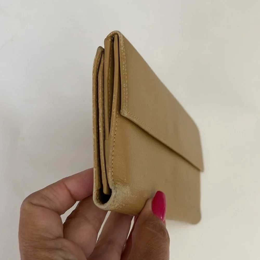 Gucci Authentic Leather Wallet